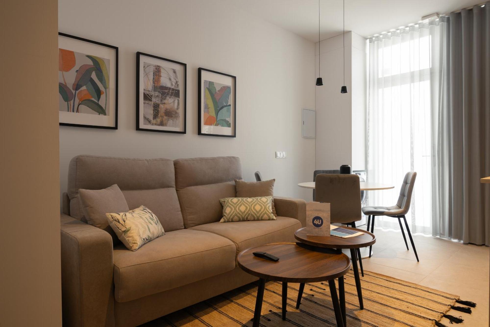 Dorm4You Arena Plaza Валенсия Экстерьер фото