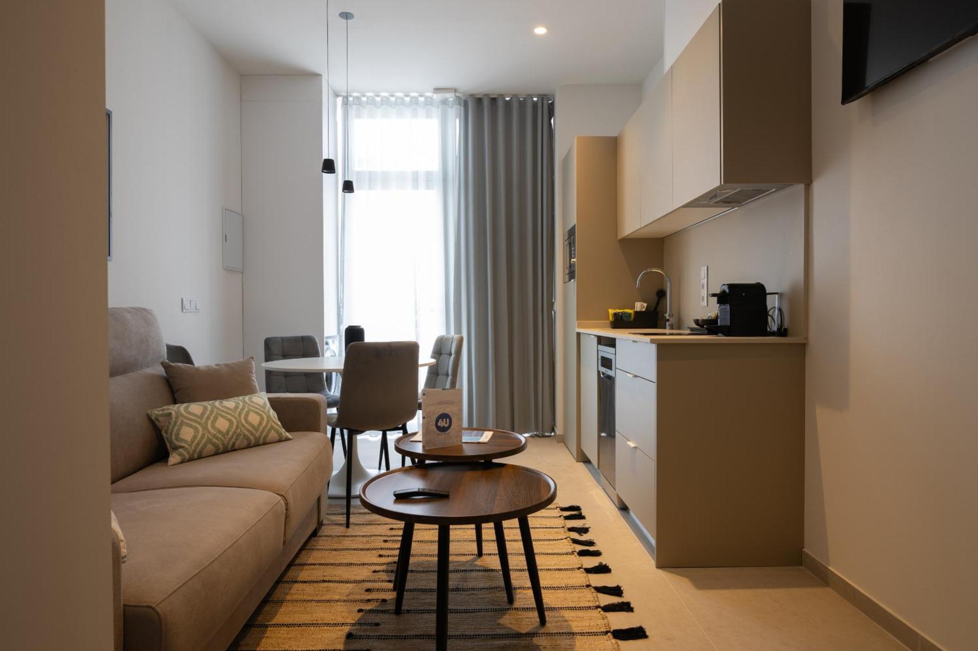 Dorm4You Arena Plaza Валенсия Экстерьер фото