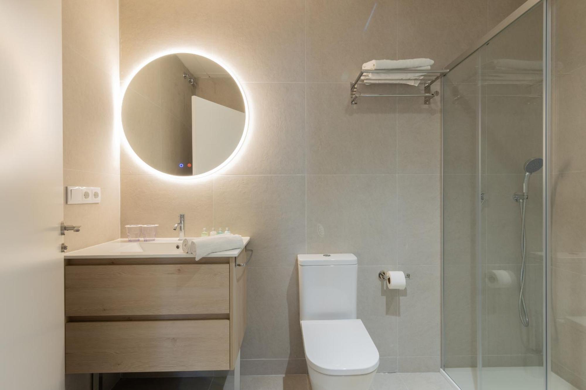 Dorm4You Arena Plaza Валенсия Экстерьер фото