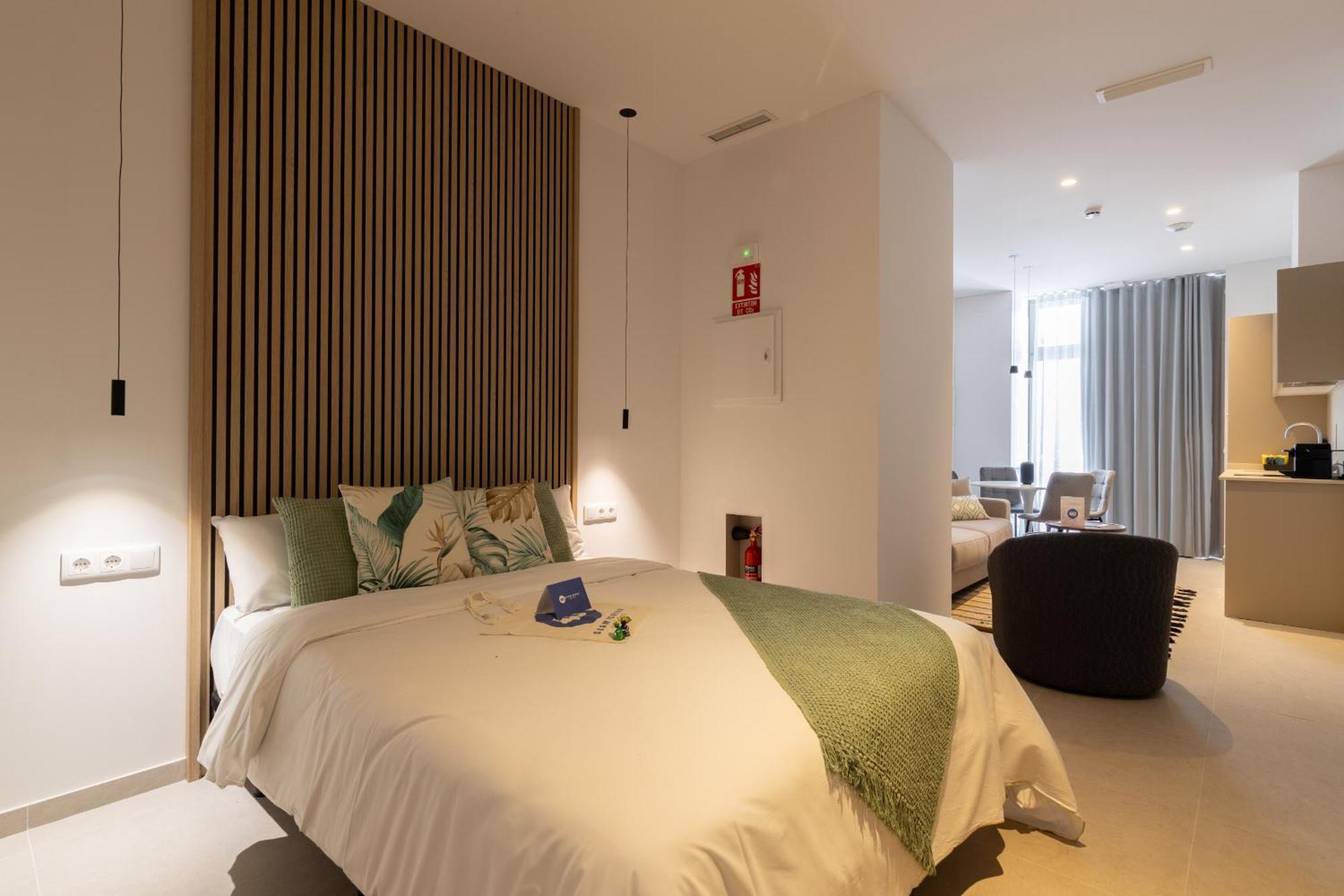 Dorm4You Arena Plaza Валенсия Экстерьер фото